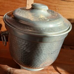 🧊🥂 Vintage Hammered Metal Ice Bucket 🍾🧊